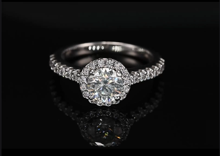 Cultivate a diamond four claw surround diamond ring, with price fluctuations. Please consult customer service before placing an order