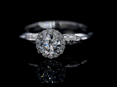 Laboratory cultivated diamond surrounded four claw diamond ring, prices may fluctuate, please contact customer service when placing an order